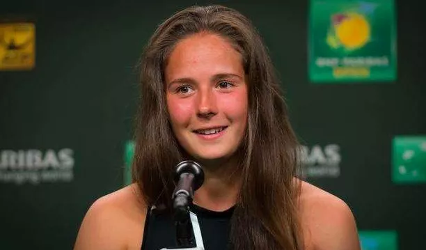 默契配合显 默契配合显