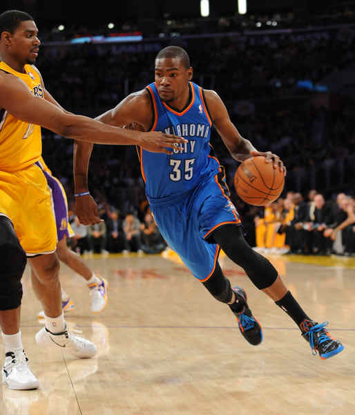 似乎贯穿了 似乎贯穿了